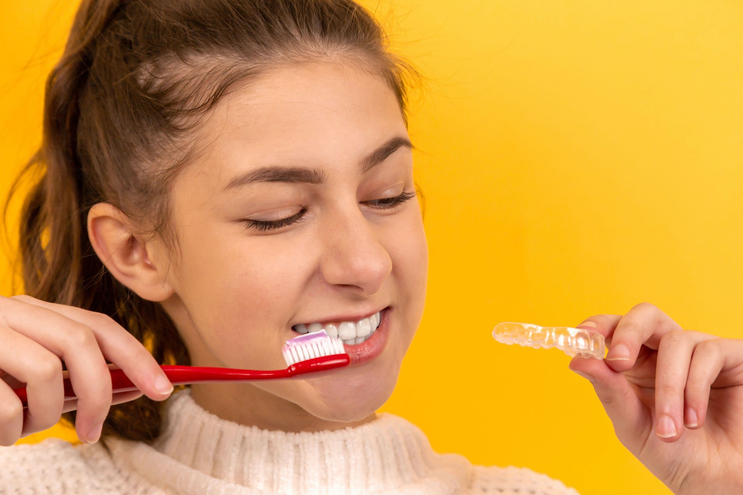 5 Tips To Keep Your Teeth Clean During Invisalign® treatment