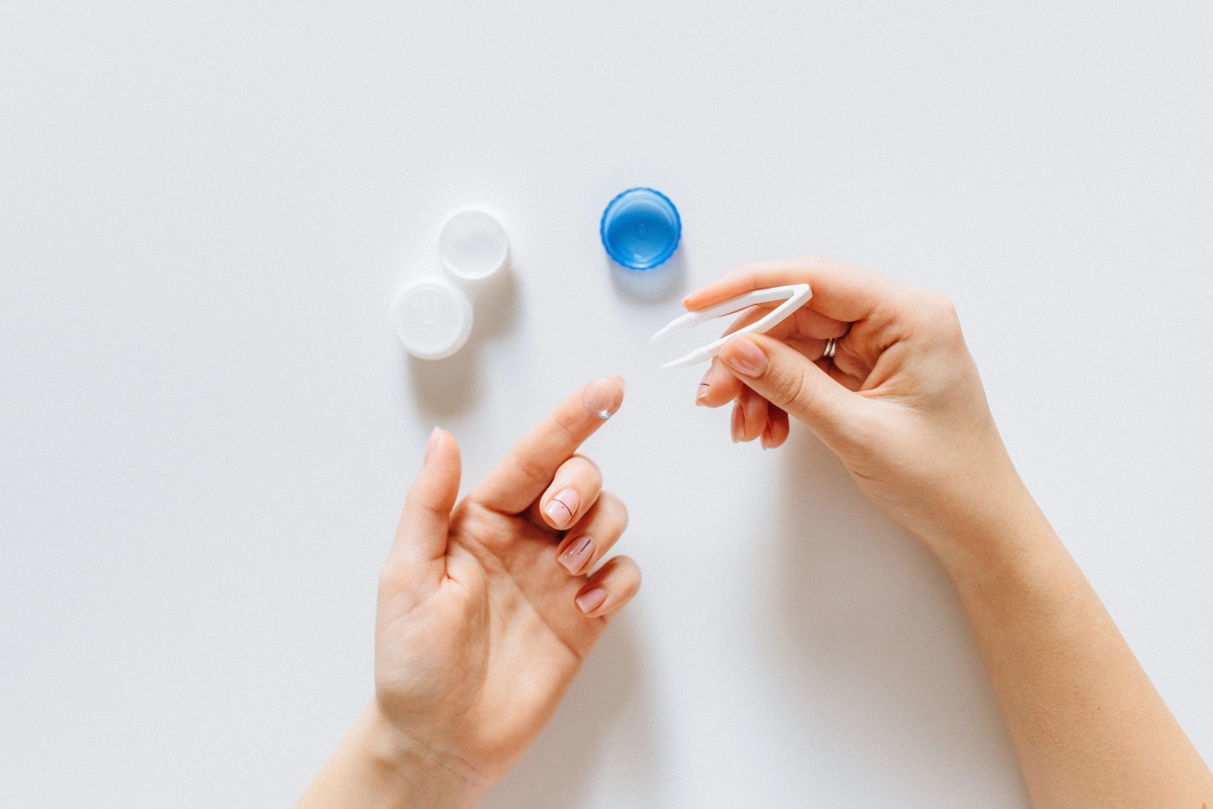 Contact lens case and solution