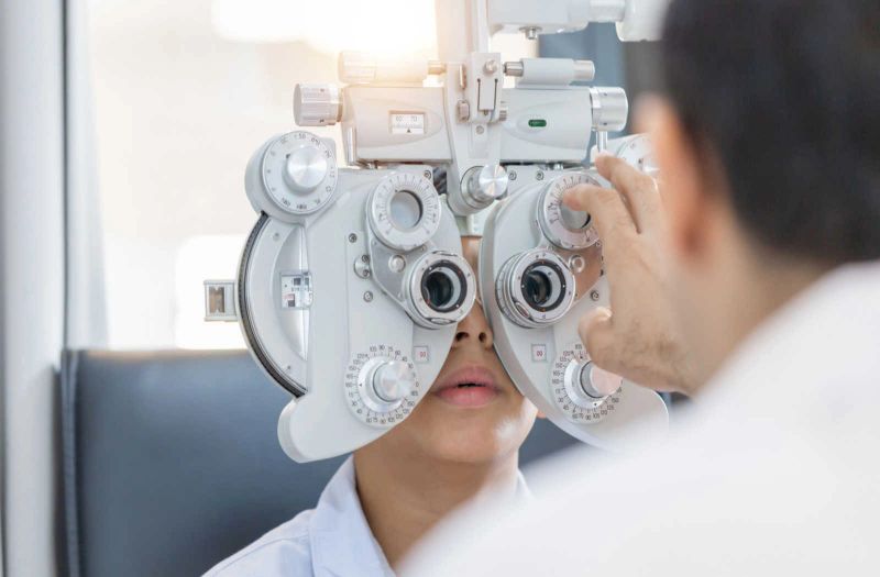 Refraction assessment during an eye exam