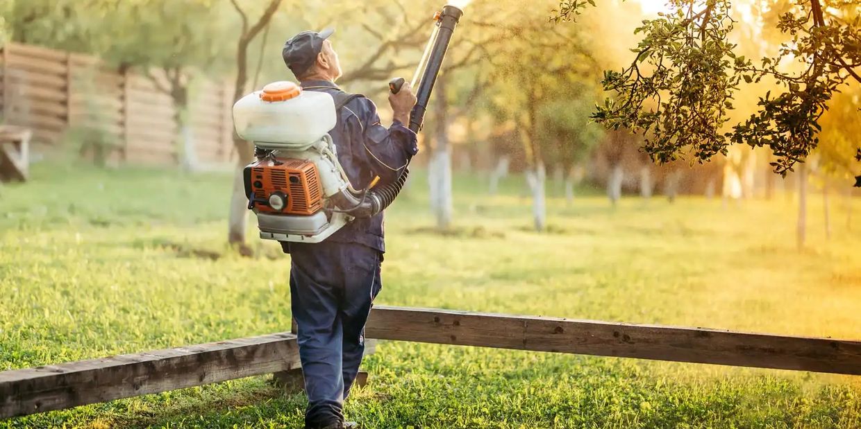 Backpack mosquito barrier spray