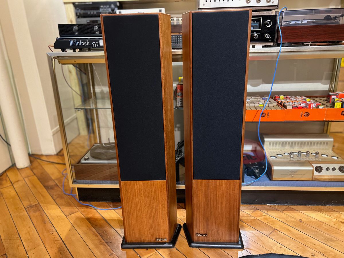 mcintosh-sl4-floor-standing-speakers
