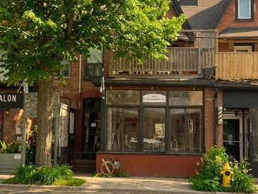 Toronto Parliament/Wellesley (Cabbagetown) Artventures pottery wheel, pottery painting classes