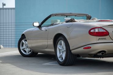 1998 Jaguar XK8 classic car rental