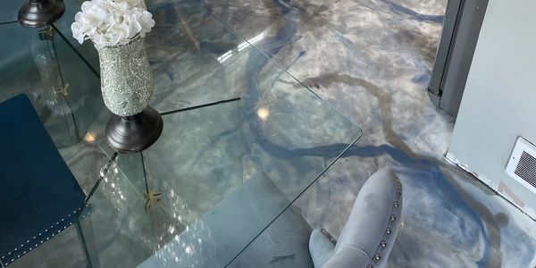 Kitchen counter, and floor overlay using Crystal White base with Cobalt Blue and Dolphin Grey veins