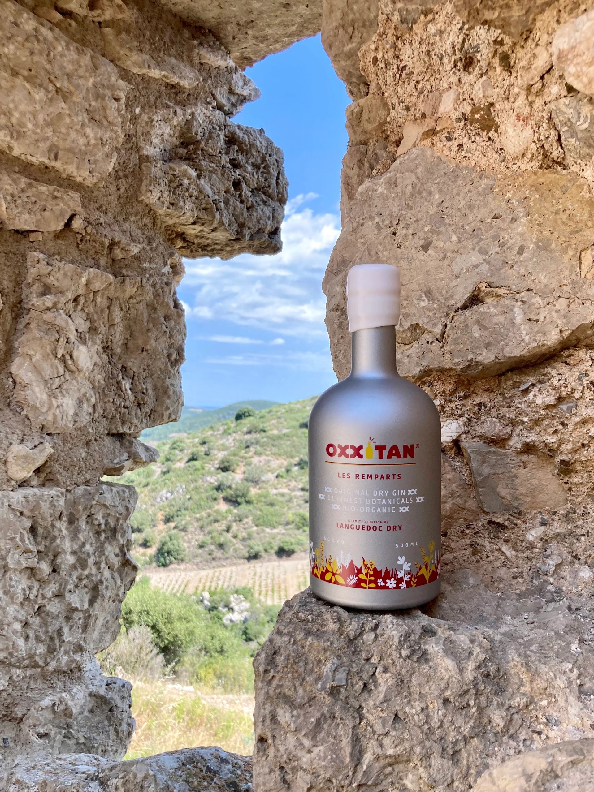 OXXiTAN GIN haut de gamme, gin 100 bio, le meilleur des garrigues du Languedoc, sud de la France