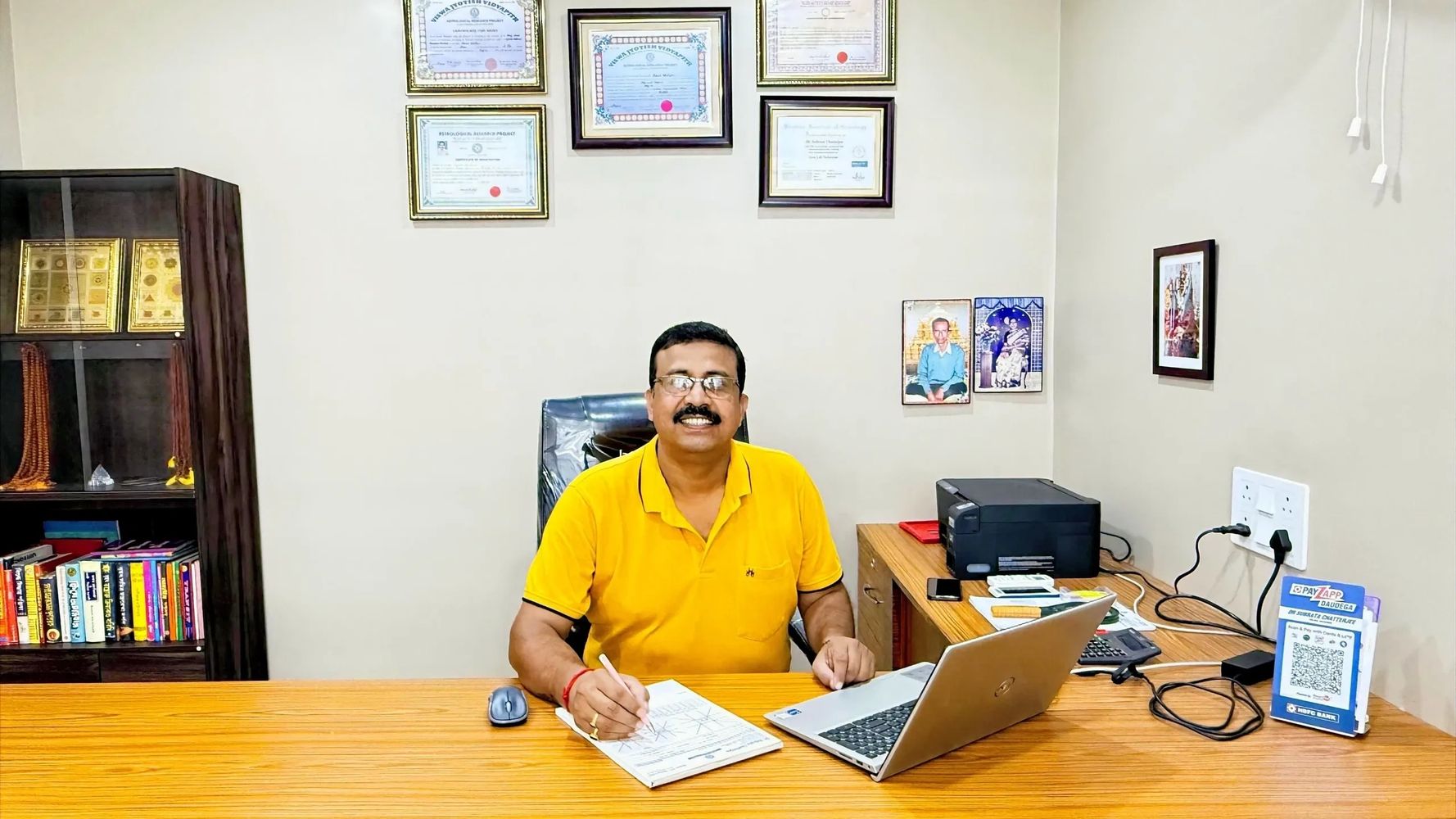 Dr. Subrata Chatterjee - Astrologer in Kolkata offering consultation at his New Town Kolkata Office