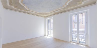 Milan apartment with fresco ceilings