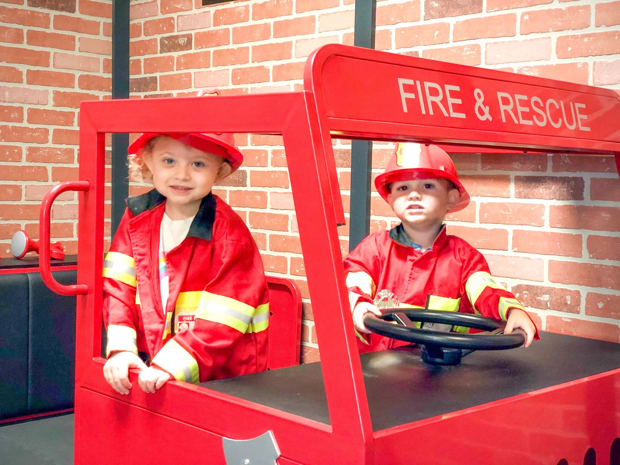 Pros and Cons of Structured and Unstructured Play