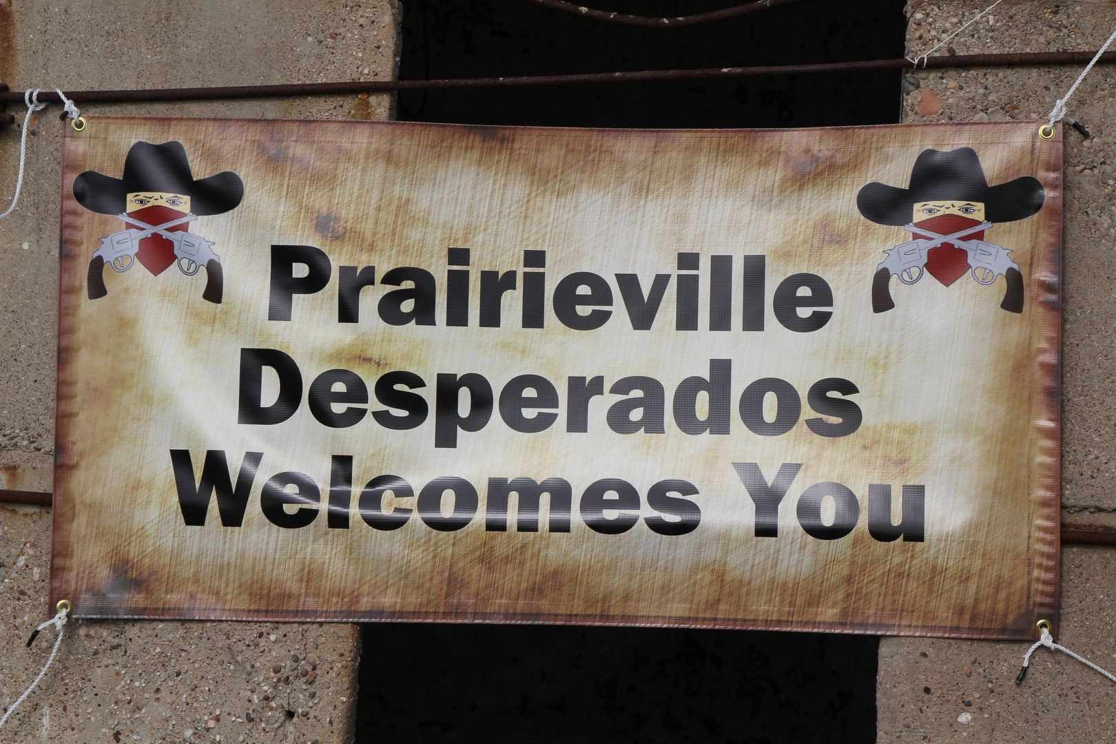 (c) Prairievilledesperados.com