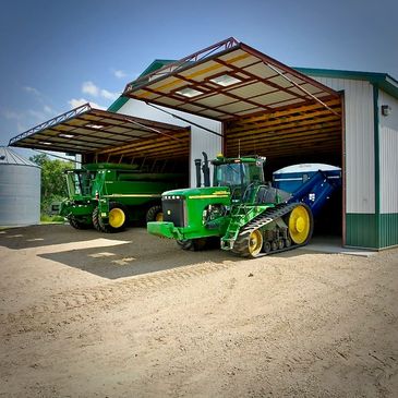 Hydraulic doors for post & frame buildings in agriculture
