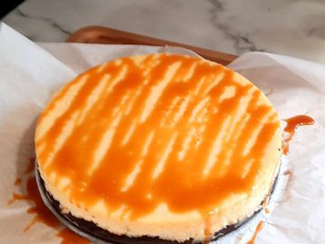 Brownie Bottom Carmel Cheesecake