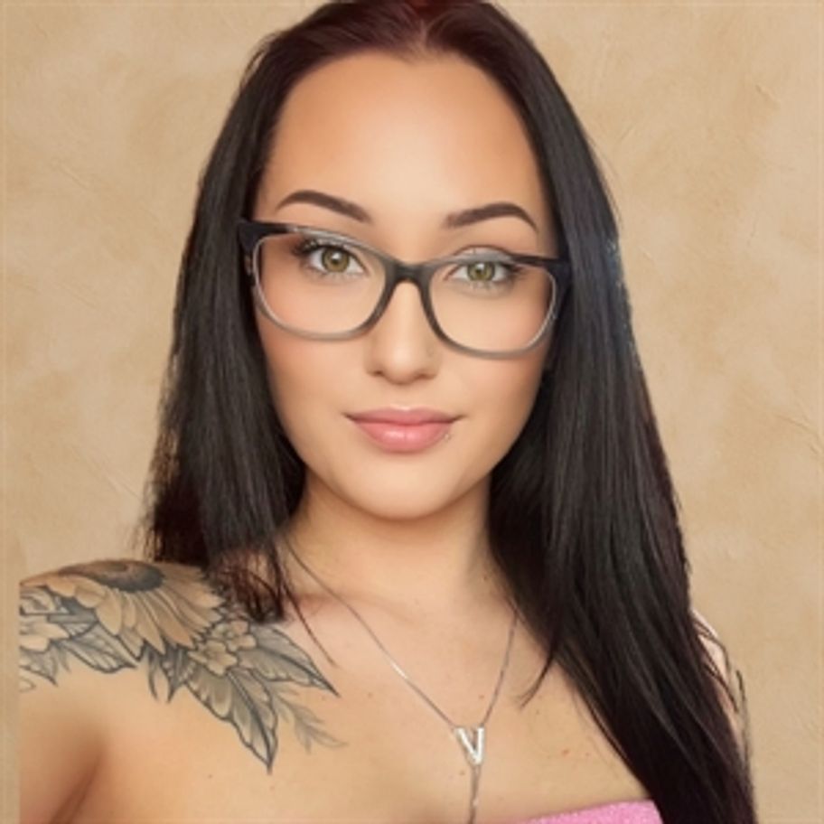 Portrait of Victoria, Esthetician at GT Lash & Brows