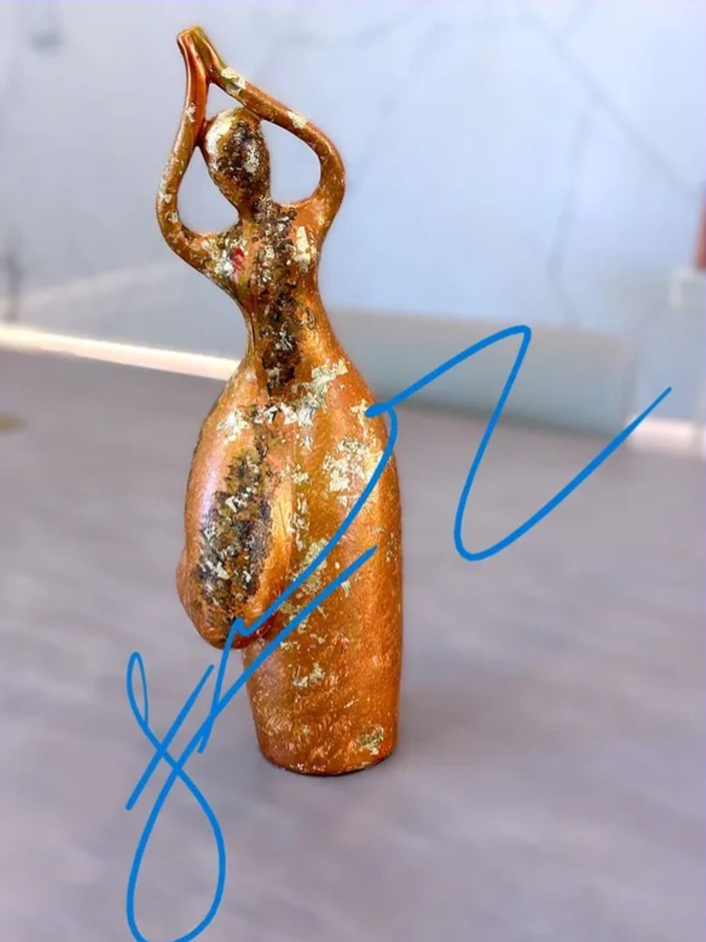 Art Figure " Lady Grace"

Hand painted woman figure 
US $4105.00