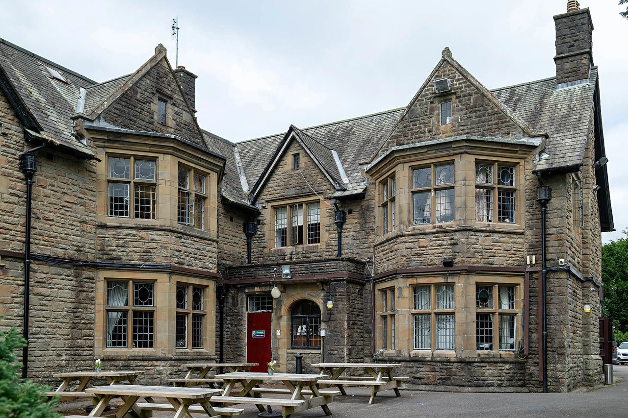 cheap wedding photography Maes Manor