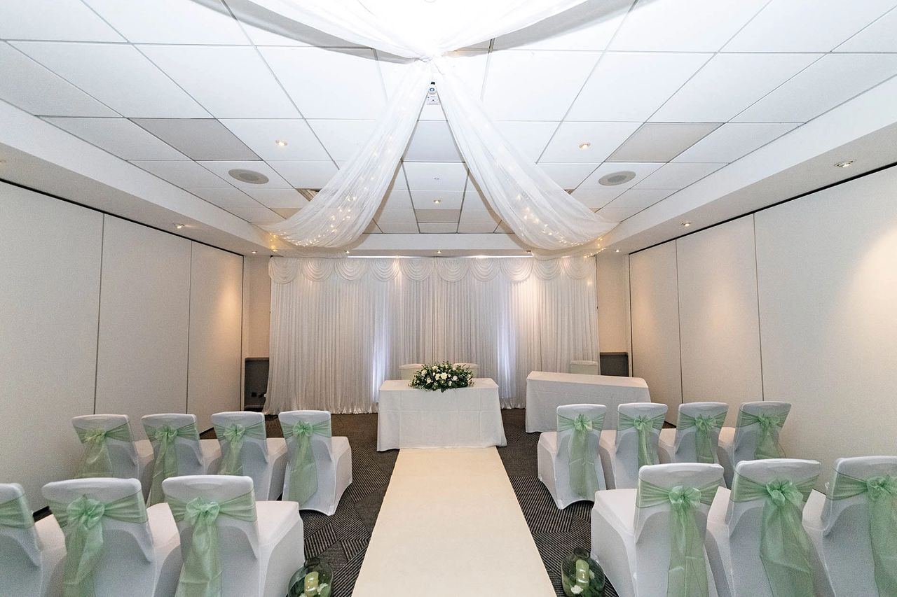 Affordable wedding photography DoubleTree Hilton Bristol