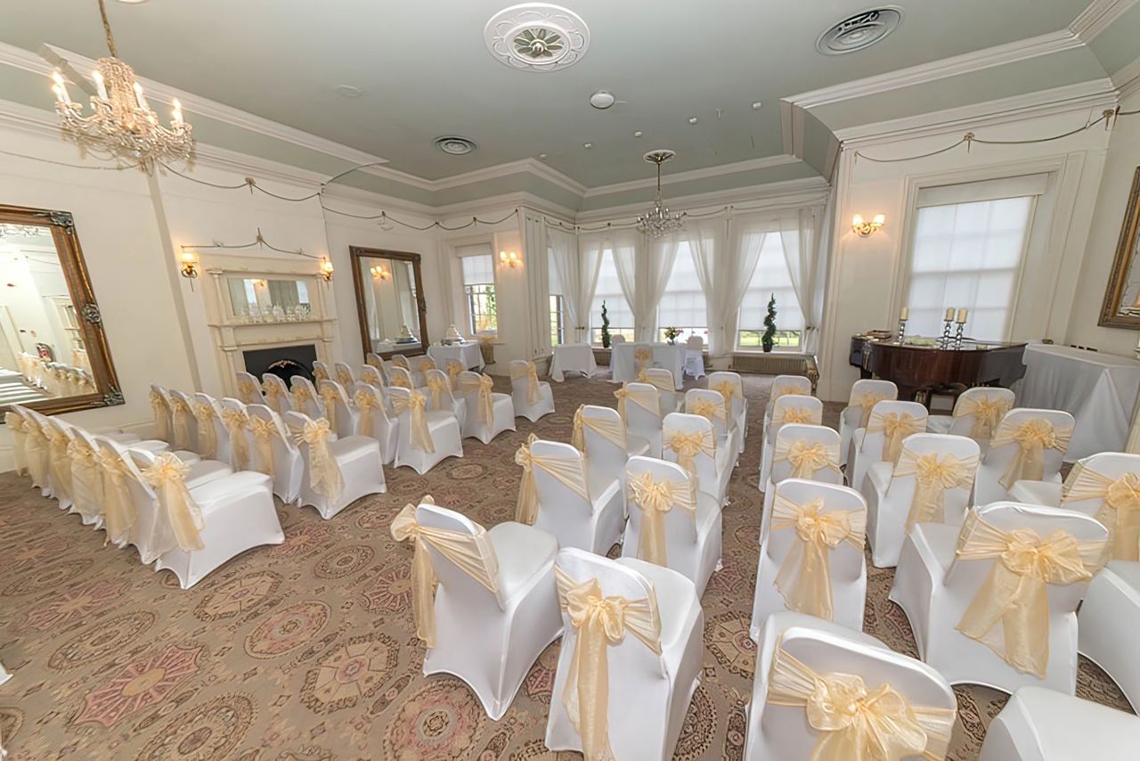 budget wedding photography Peterstone Court