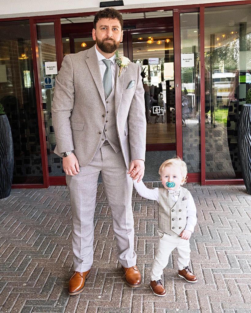 Budget wedding photographer Bristol Hilton