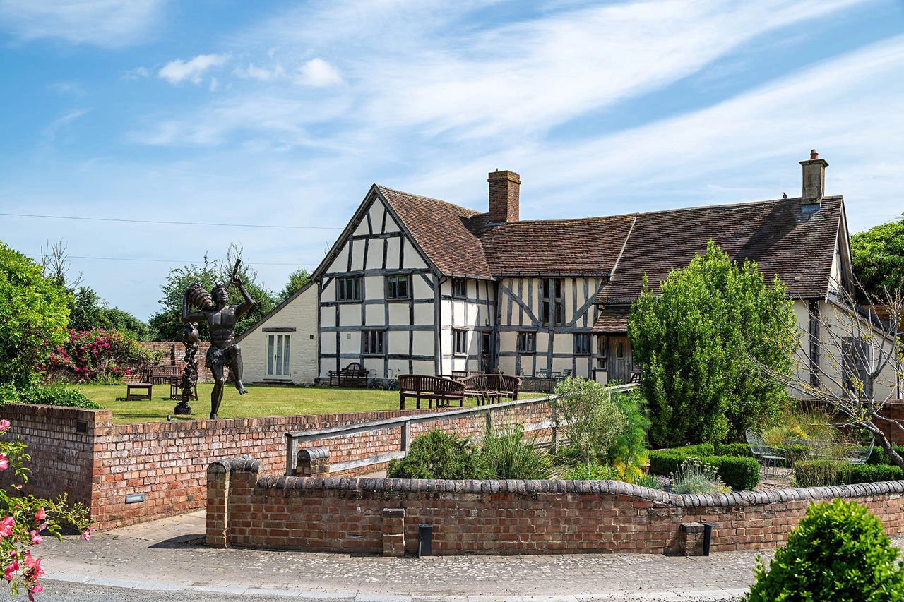 Wedding photography Eckington Manor Pershore