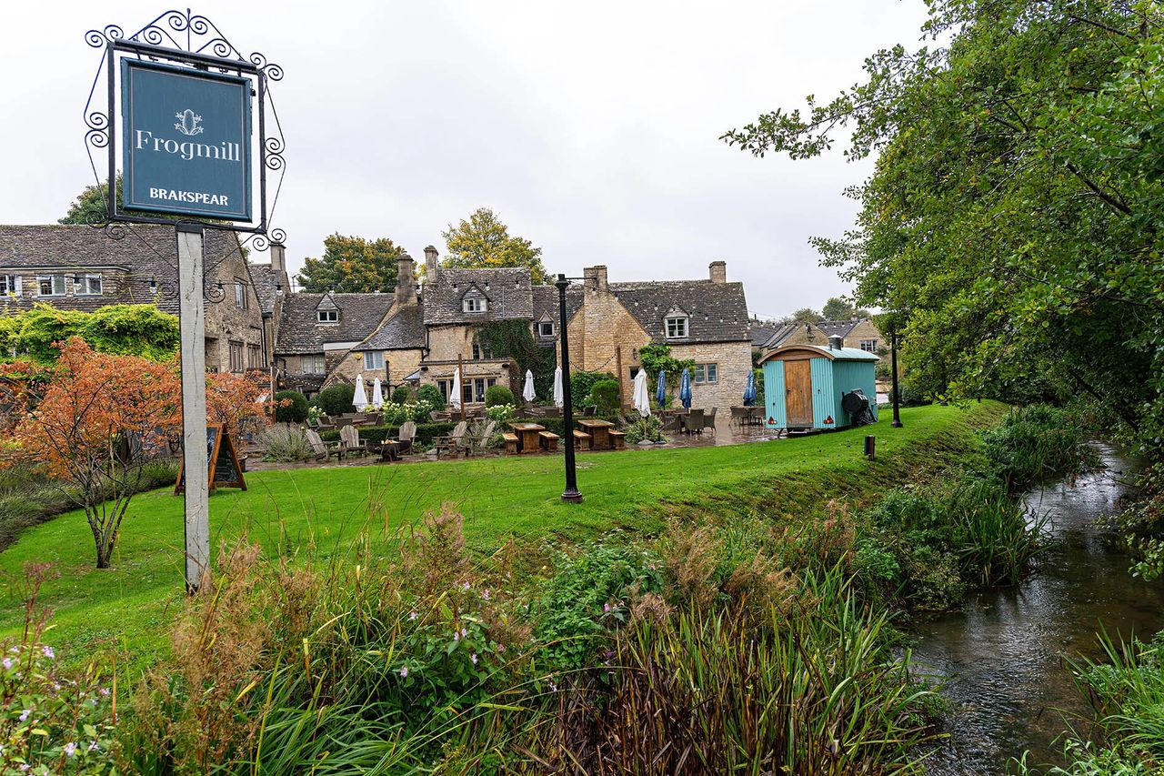 wedding photography The Frogmill