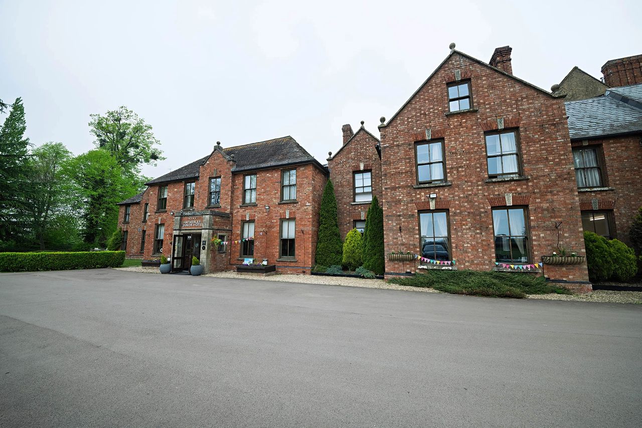 wedding photography Hatherley Manor