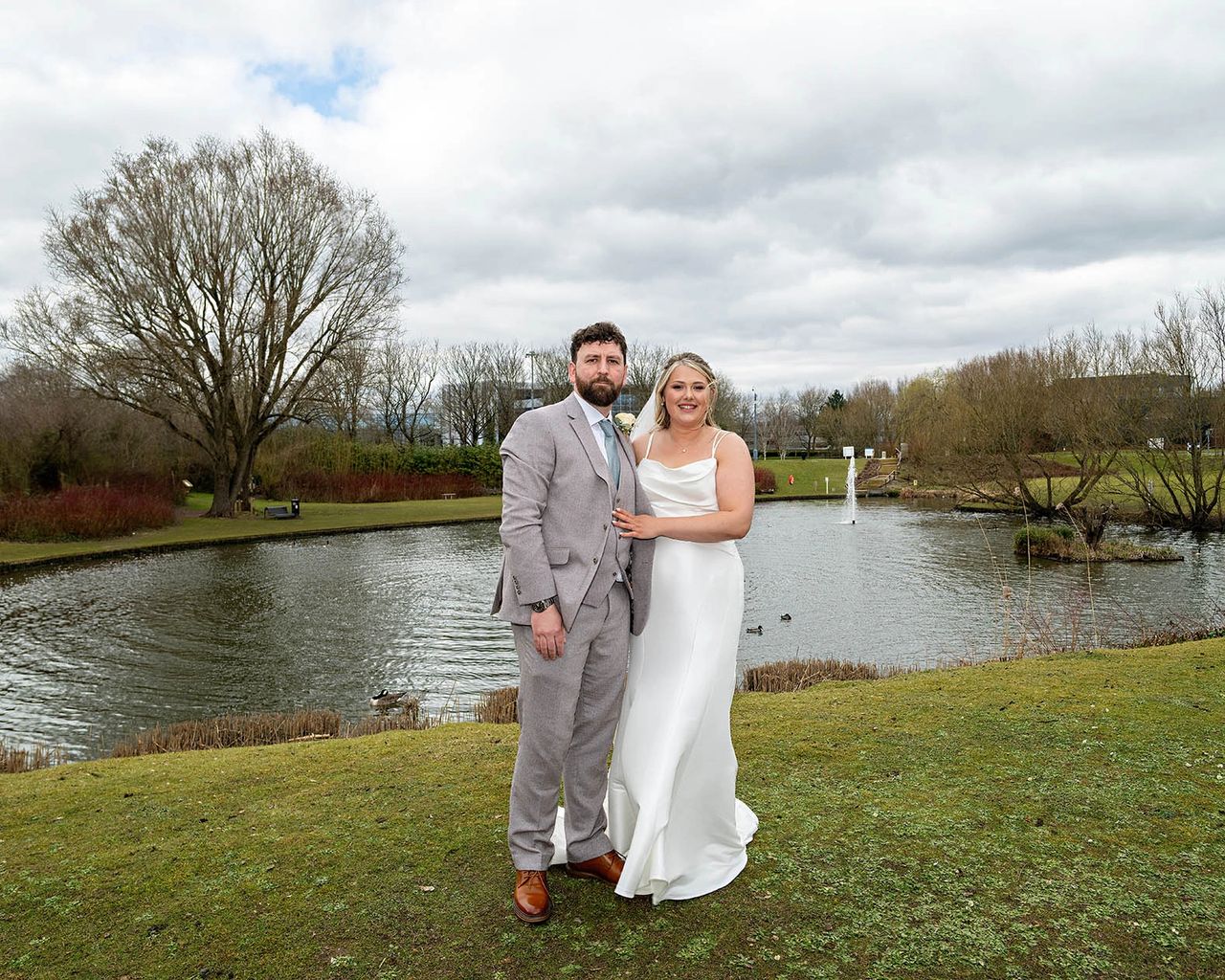 Budget wedding photographer Bristol Hilton