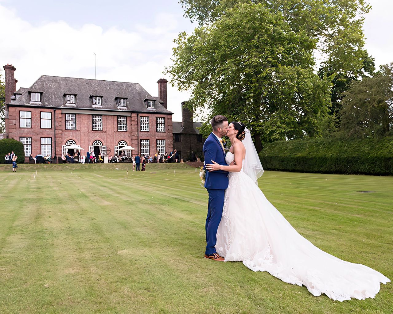 Sant Ffraed House Wedding