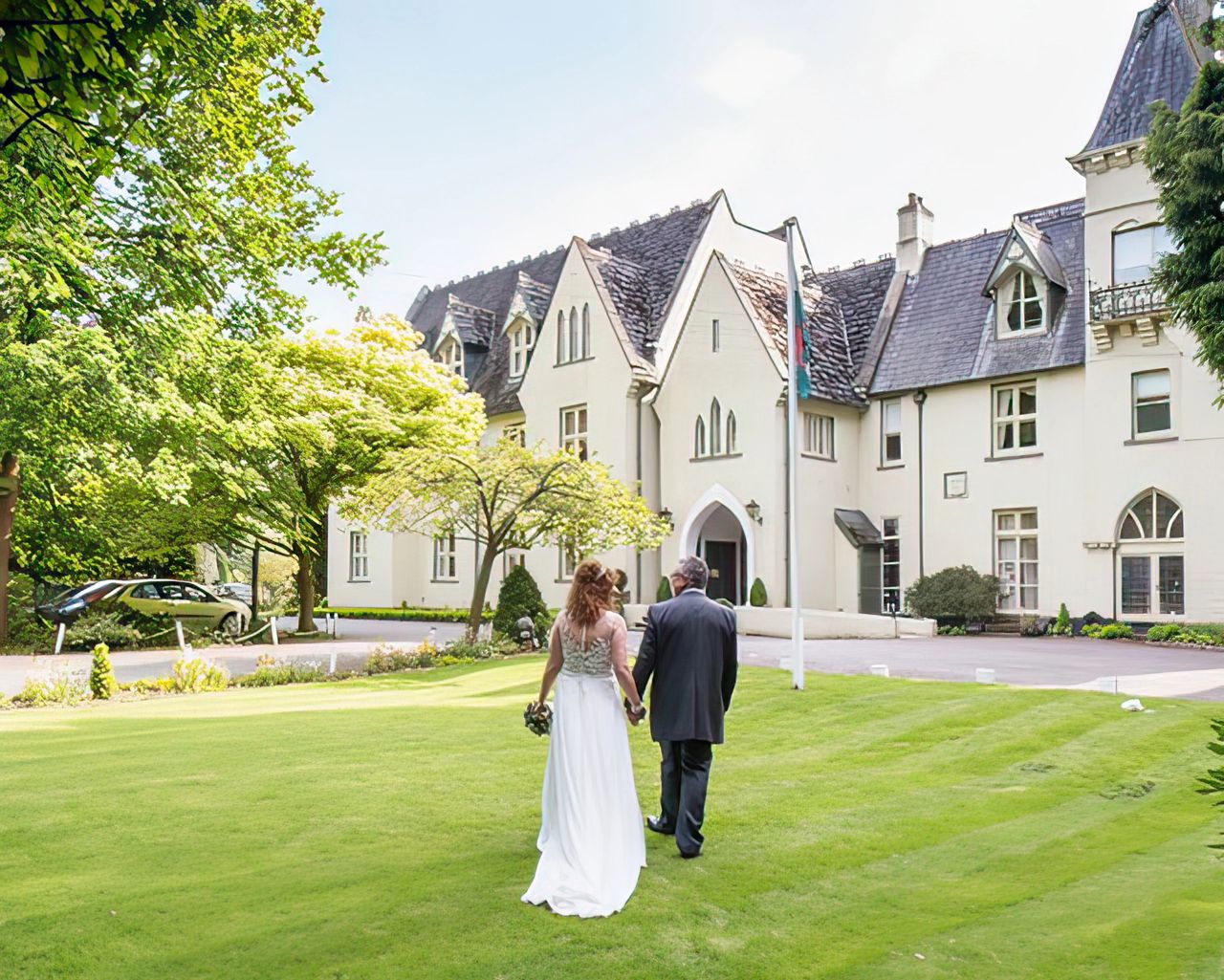 Glen Yr Afon wedding