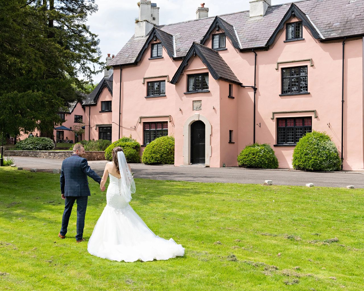 Cheap wedding photographer Cardiff/Monmouthshire