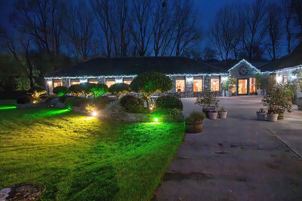 creative wedding photography Aldwick Estate