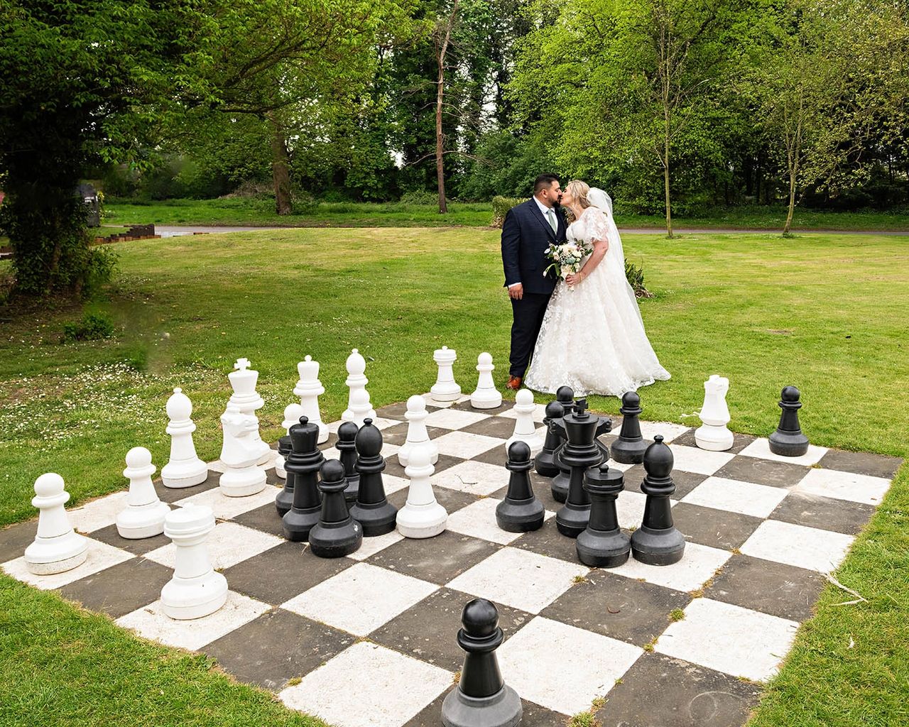 wedding photographer Hatherley Manor