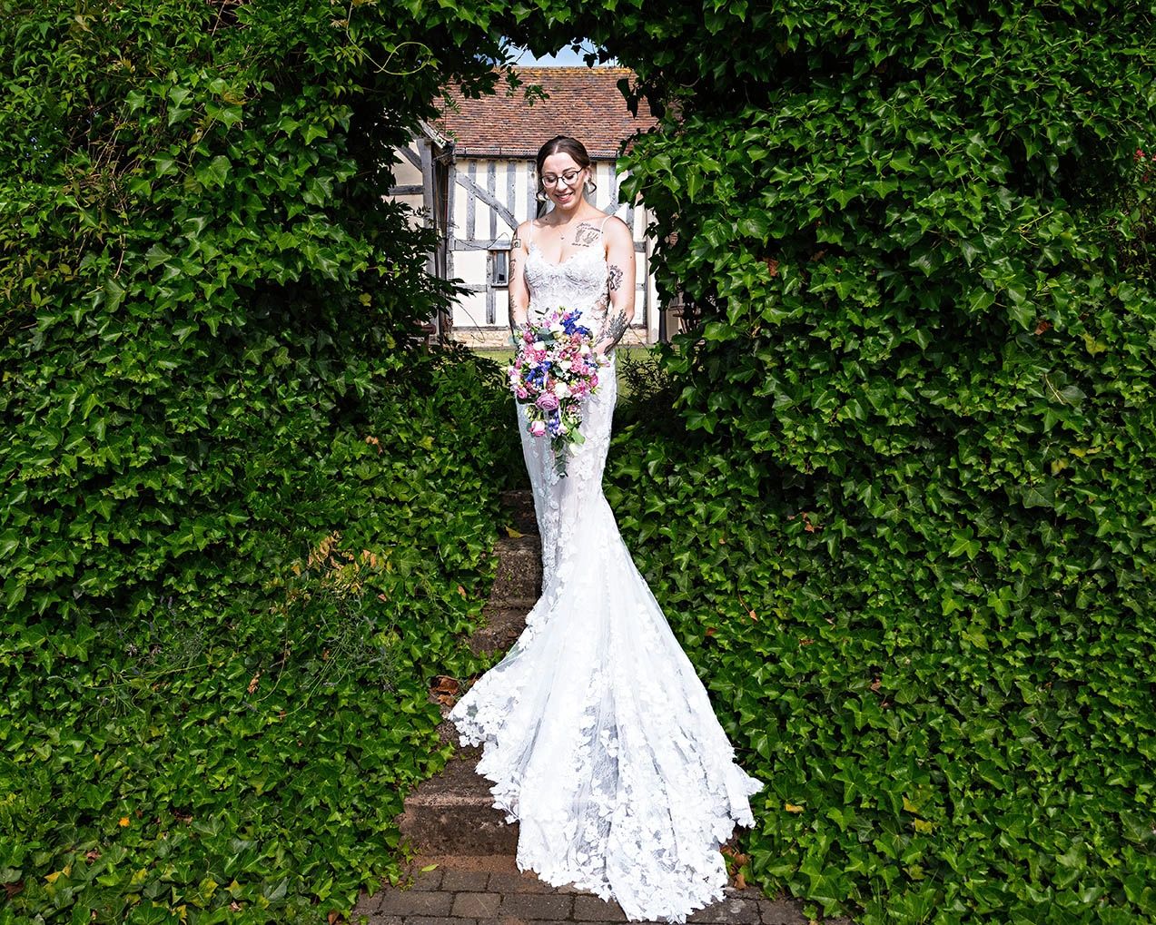 Romantic wedding portraits at Eckington Manor