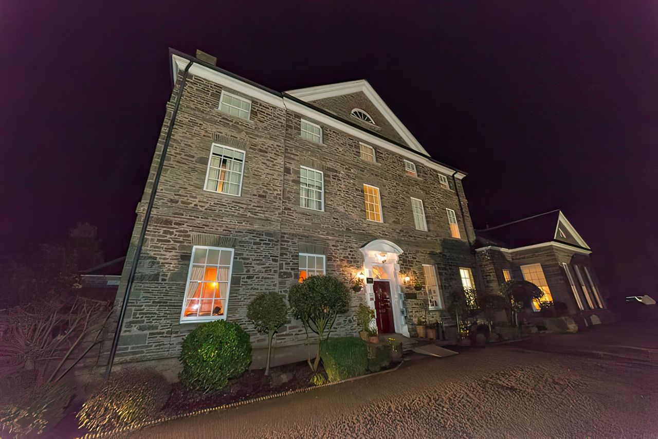 wedding photographer Peterstone Court Brecon