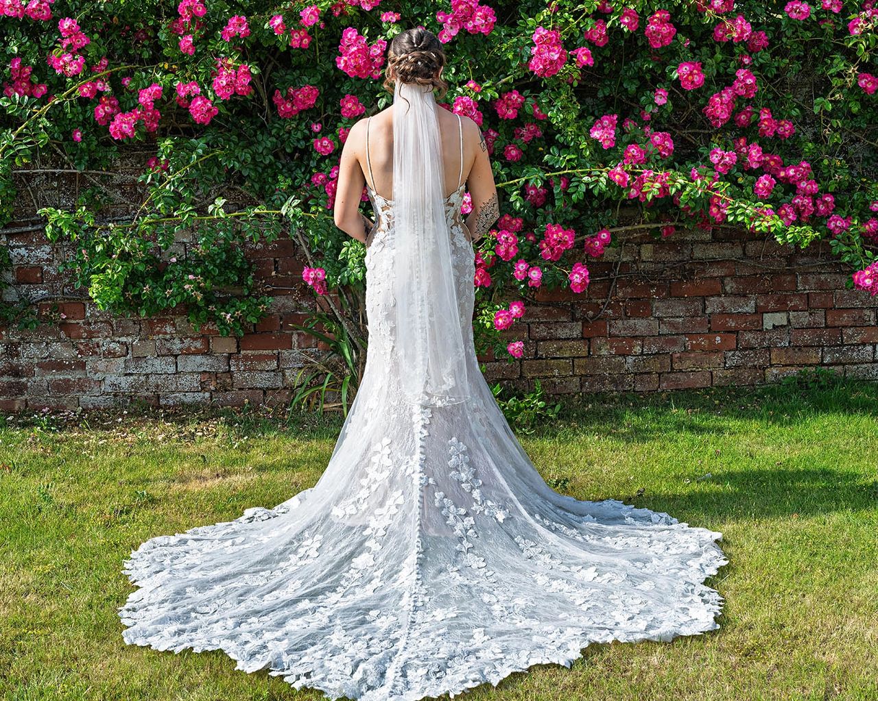 Best wedding photographer for Eckington Manor weddings