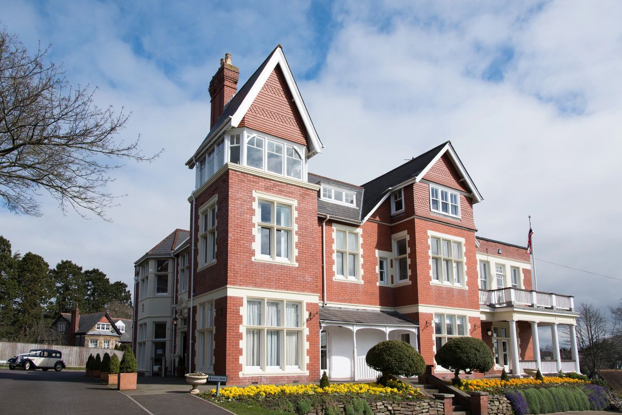 Newport Register Office wedding photography by Premiere Photography