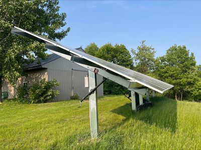 Sinclair Designs Seasonable Adjust ground mount system