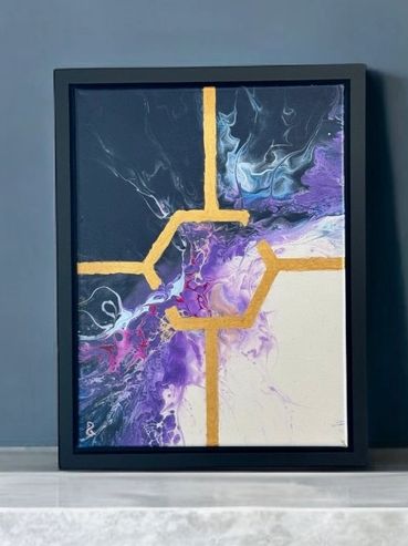 Unique wall decor
Contemporary fluid art
Harmonious design