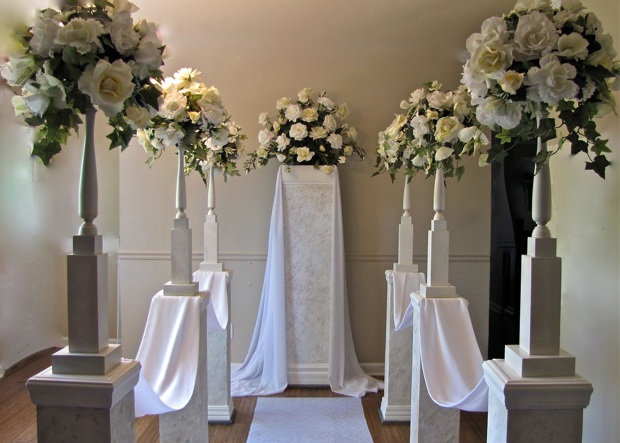 Wedding Ceremony Decorations - Wedding Pillars and Petals