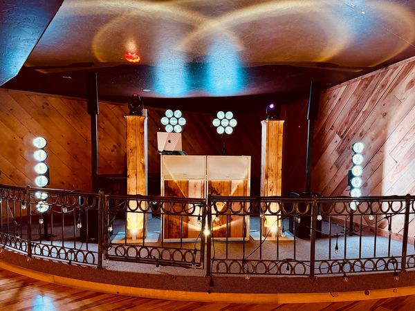 Rustic DJ Set Up, Retro DJ Lighting, Country Themed Wedding