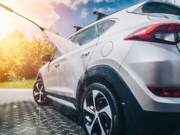 Exterior: wash, dry, wheels, tyres exterior windows