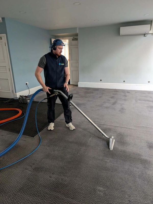 carpet cleaning in a chapel