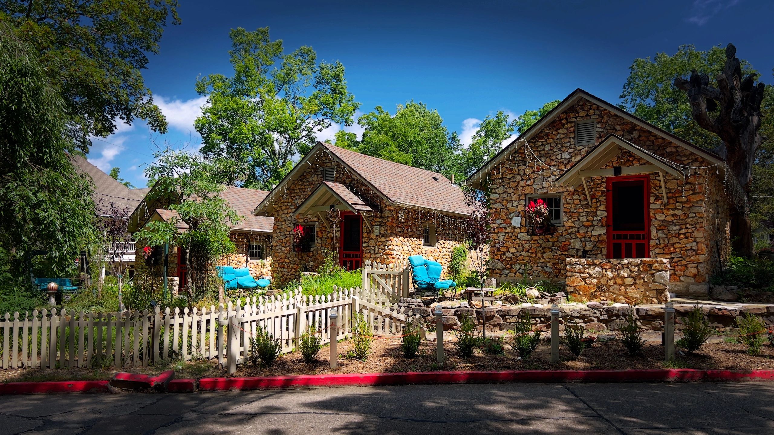 2 Hummingbird Cottage