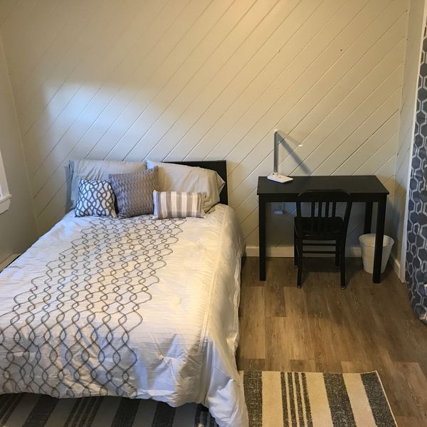 Furnished bedroom for rent at Plymouth State University PSU