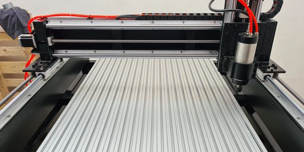Maquina CNC línea pro para maquinados 24/