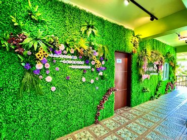 人造植物牆，人造綠牆，仿真植栽牆，仿真植生牆，植物牆設計，網美花牆，人造花牆，花牆設計。