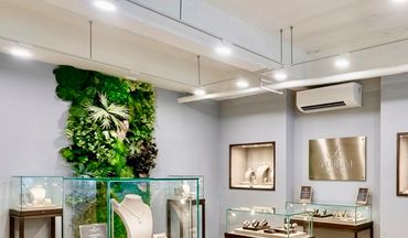 桃園珠寶店ESG人造植物牆與ESG綠化設計｜仿真植物牆設計與專業綠牆施工｜花草苑工作室