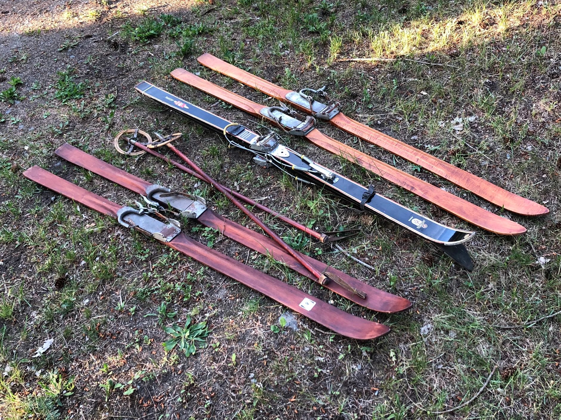 Rusticana Rentals - The Whiskey Jacks (antique downhill skis)
