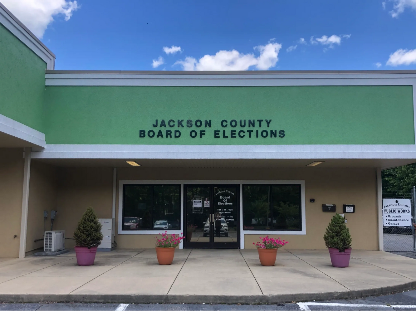 Photo  of Jackson County Board of Elections building facade