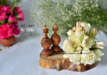 Pellipoolajada_EngagementRingTrays_Vizag: Ring trays made of wood and flowers