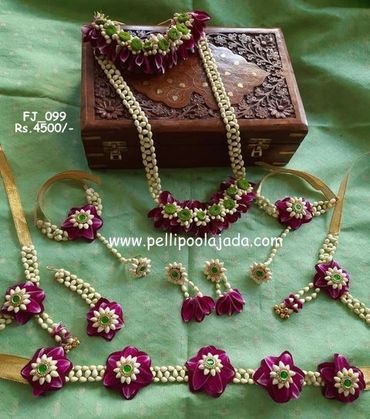 Pellipoolajada_FlowerJewelry_Vijayawada: Fresh floral jewelry with orchids and hip belt and choker 
