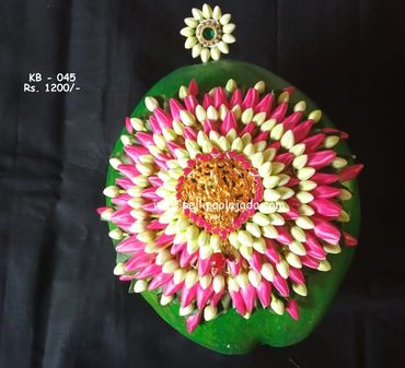 Pellipoolajada_KobbariBondam_Vizag: Kobbaribondam designed with mallepoovu and lakshmi bilas